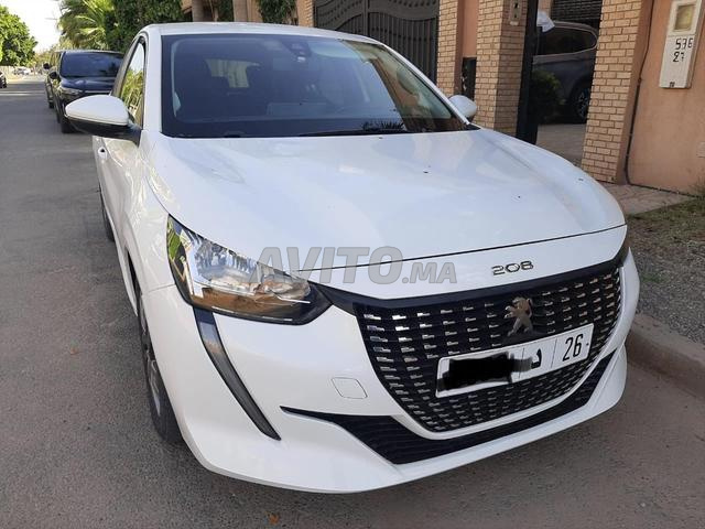 Peugeot 208 diesel très propre
