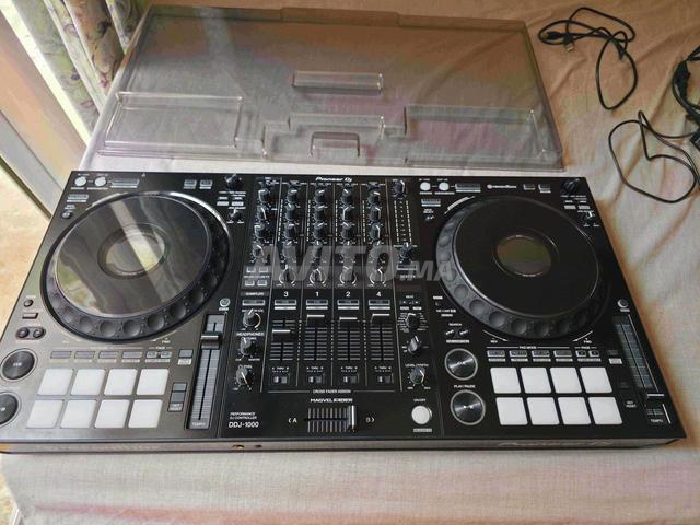 بيونير DDJ 1000، رخصة وغطاء