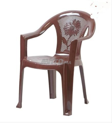 Chaises en plastique - 2