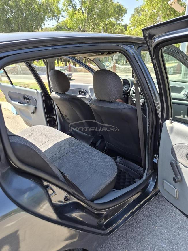 Renault Clio Diesel Manuelle 2006 à Tanger
