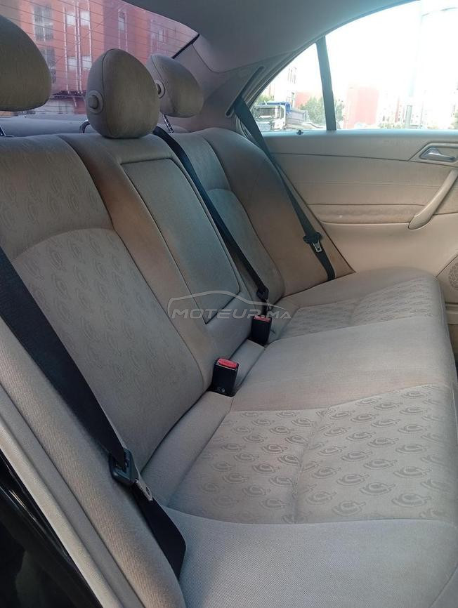 Mercedes-Benz 220 Diesel 2003/2006 à Settat