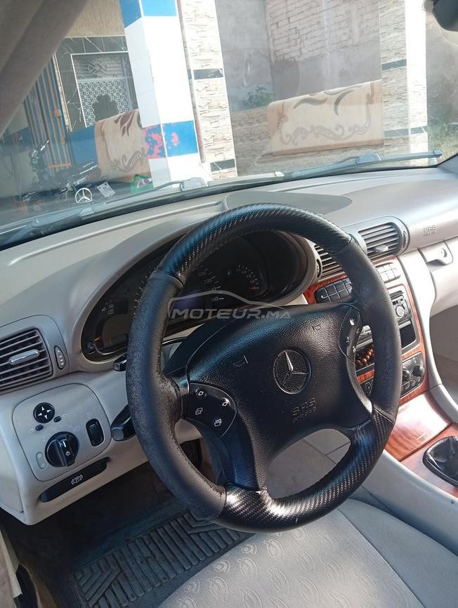 Mercedes-Benz 220 Diesel 2003/2006 à Settat