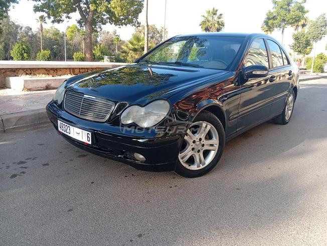 Mercedes-Benz 220 Diesel 2003/2006 à Settat