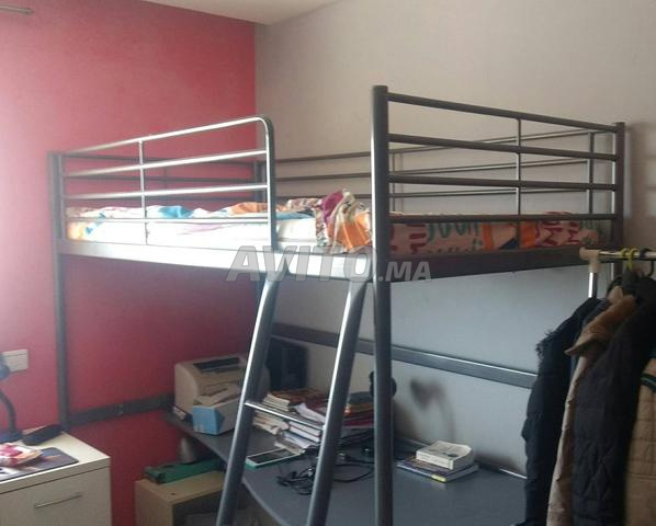Lit neuf Ikea avec bureau. - 2
