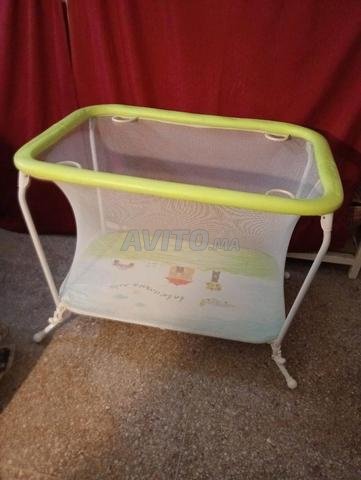 Lit bébé transportable presque neuf - 2