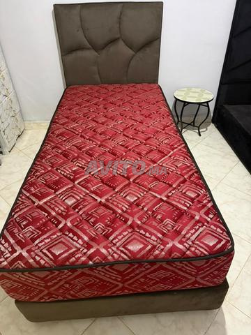 سرير فردي مع مرتبة للبيع