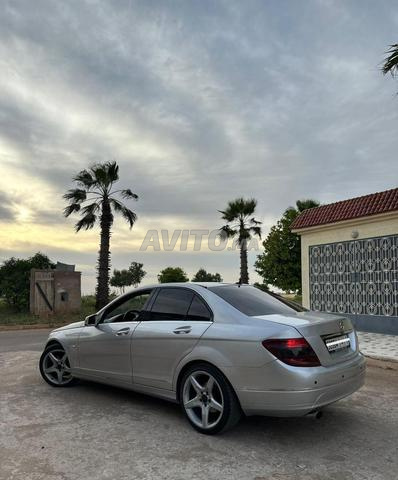 Mercedes-Benz 220 Diesel Manuelle 2009 à Ben Ahmed