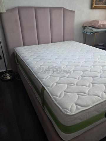 Lit avec matelas