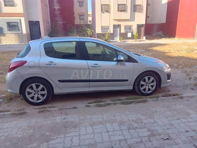 Peugeot 308 toujours propre - 2