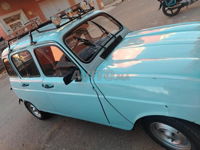 R4 en bon état modèle 1976 bien entretenu - 2
