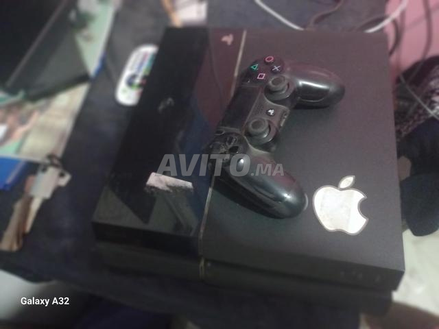 PS4 Fat flashée 400 Go version 12.52 manette - 2