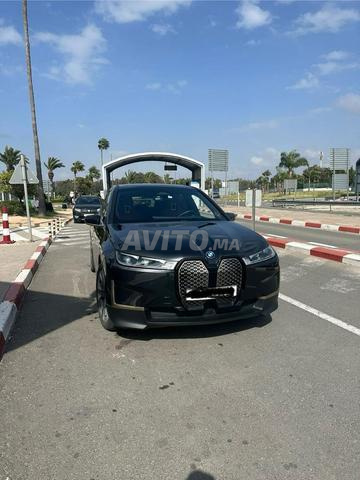 BMW iX xDrive40 ماجنتيك