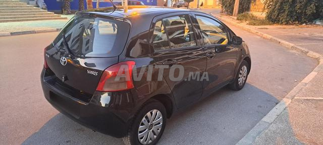 TOYOTA YARIS ESSENCE - 2