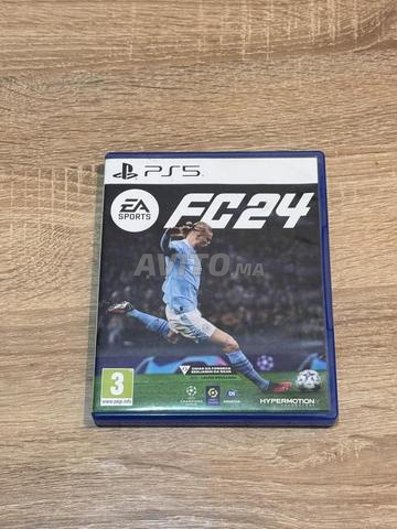 CD PS5 FC24 neuf sans aucune rayure