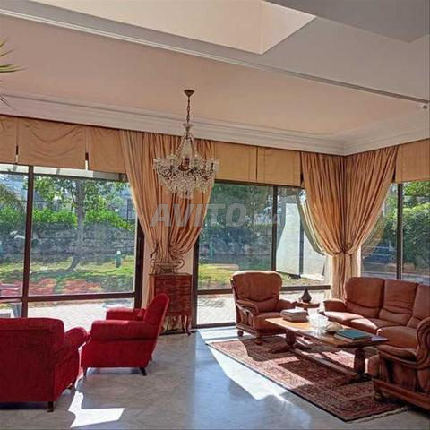 51303-بيع فيلا بالدار البيضاء لونشامب بمساحة 1235
