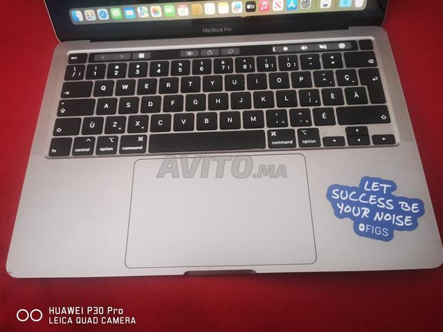 Mac book pro core i7 touch bar année 2023 - 2
