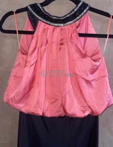 Robe de soirée rose et noire moulante - 2