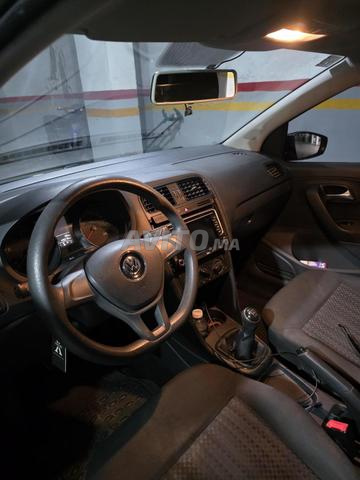 Volkswagen Polo essence 2015 très bon état - 2