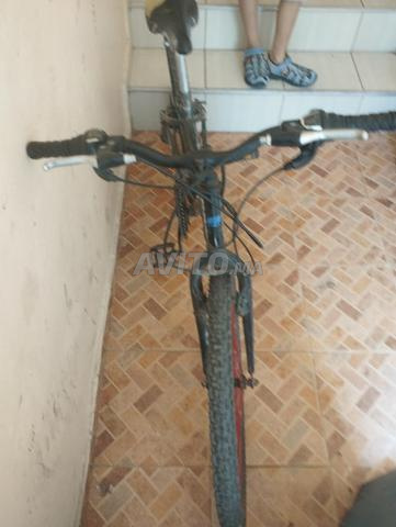 Vélo à vendre et négociable sur WhatsApp - 2