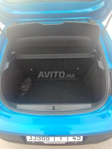 Peugeot 208 modèle 2024 km 69 mille - 2