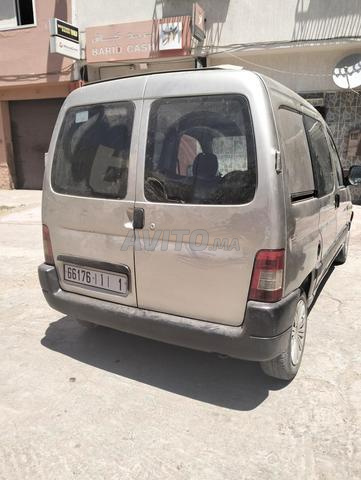 Voiture Partner manuelle - 2