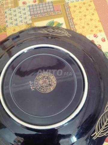 Assiettes paon de bonne qualité, neuves, jamais utilisées à vendre