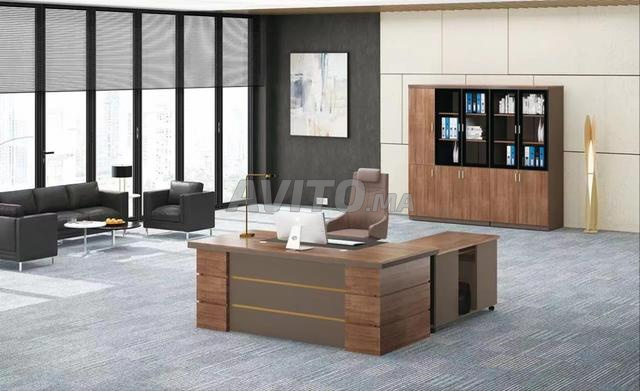 Bureau en bois MDF avec retour et caisson 3 chaises - 2