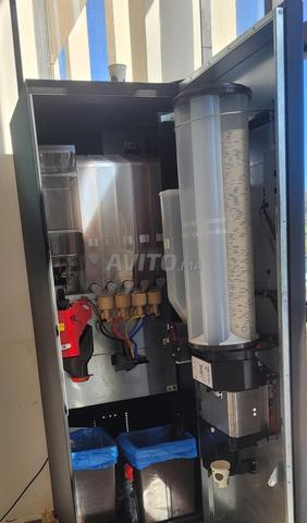 Distributeur Café Tactile AZKOYEN ZENSIA 7