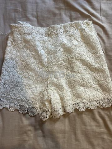 Short femme blanc en dentelle élégant - 2