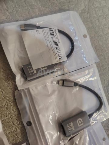 محولات Type-C إلى HDMI أو DisplayPort