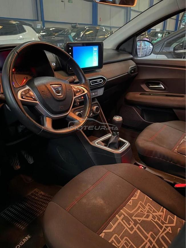 voiture manuelle tout option 