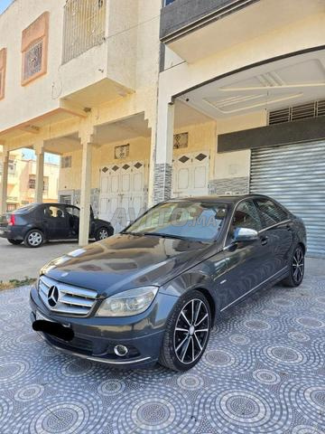Mercedes neuve - 2