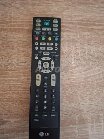 TV LG 42 pouces originale avec télécommande - 2