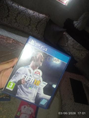 فيفا 18 CD 💿 بحالة جيدة جداً ونقية ✅ بلايستيشن 4