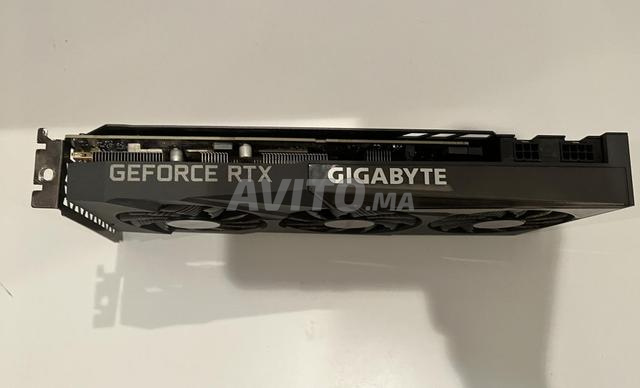 Carte graphique RTX 3070 de Gigabyte 3 ventilateurs avec sa boîte