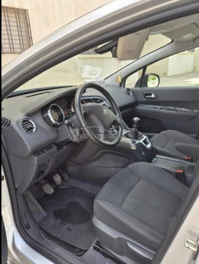 Peugeot 5008 de 2017, dédouanée