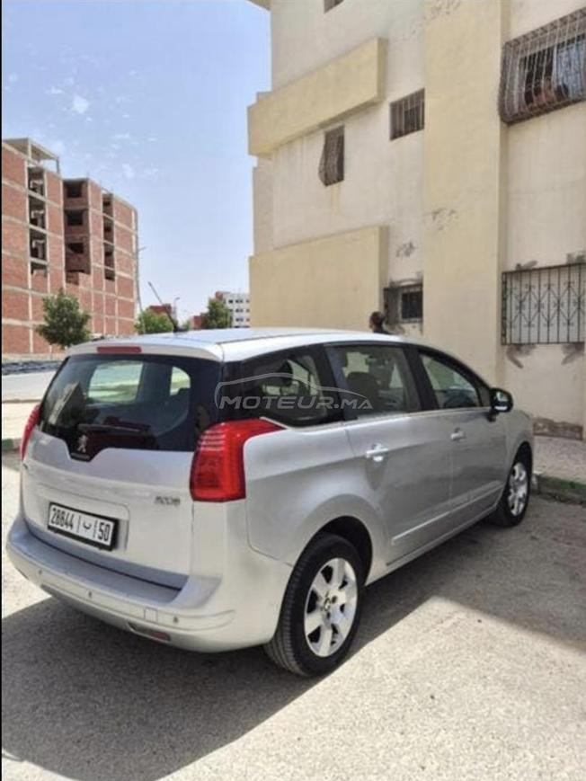Peugeot 5008 de 2017, dédouanée