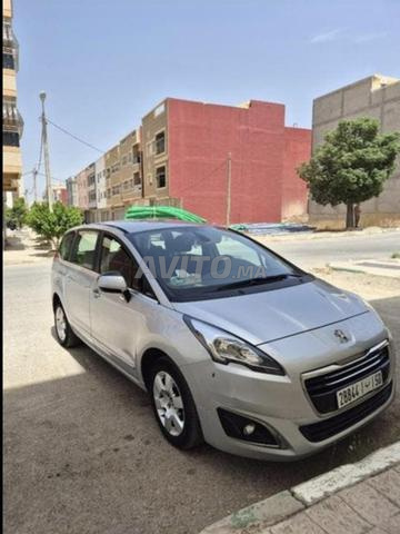 Peugeot 5008 de 2017, dédouanée