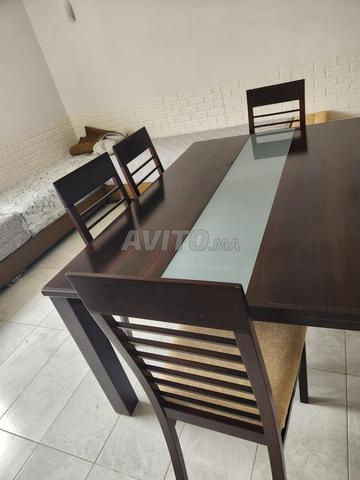 Grande table familiale en bois, 6 chaises - 2