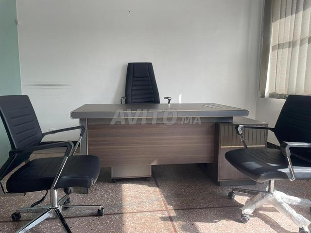 Bureau avec chaise président et 2 visiteurs - 2