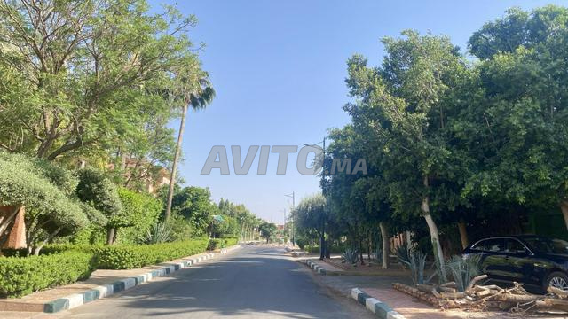 أرض استثنائية في حي استثنائي - 2