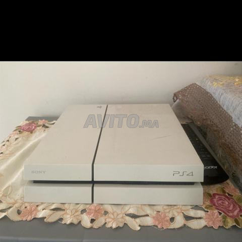 PS4 FAT 500go 1manette originale avec CD LAST OF US