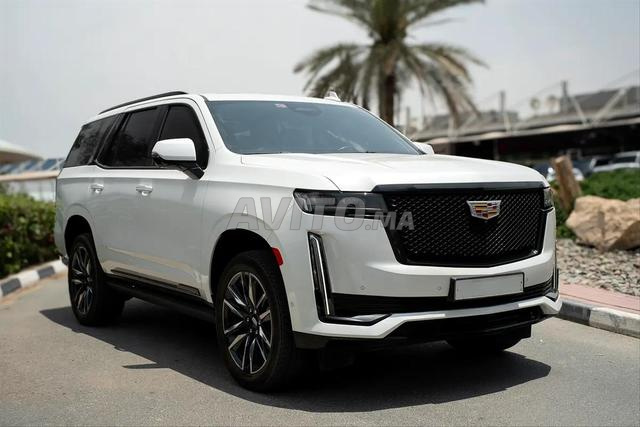 Cadillac Escalade Luxury - 2