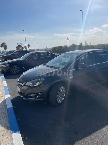 Opel Astra Diesel Manuelle 2016 à Mohammedia-Rabat - 2