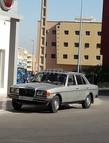 Mercedes w123. 240D - 2