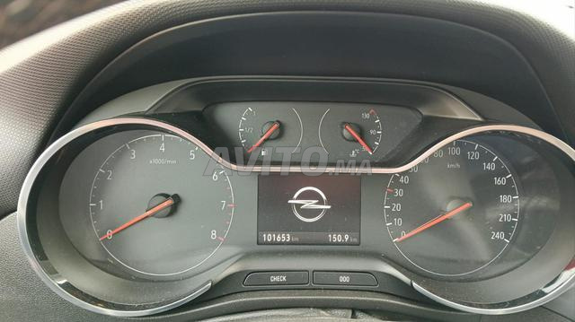 Opel Crossland Diesel Manuelle 2022 à Tanger - 2