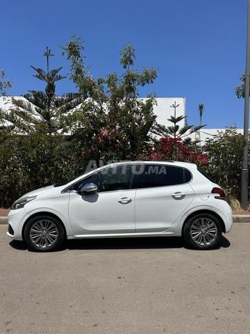 بيجو 208 أبيض إصدار - 2