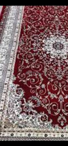 سجادة مستعملة نظيفة