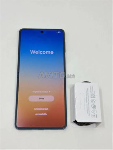 Samsung Galaxy Z Flip7 256Go Débloqué Bleu