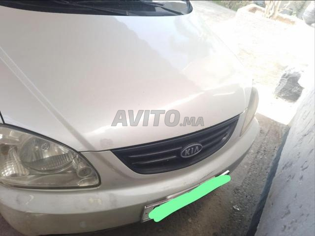 Kia Carens - 2